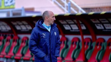 يورتشيتش-مدرب-بيراميدز-يُعاين-أرضية-ملعب-مباراة-نهضة-بركان