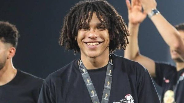 مروان-عثمان-«أوتاكا»-لاعب-الأهلي:-سعيد-بالثقة-وهدفنا-صدارة-المجموعة