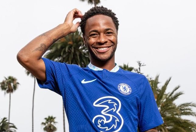 رسميًا.-رحيم-ستيرلينج-ينضم-إلى-فينورد-الهولندي-في-صفقة-انتقال-حر