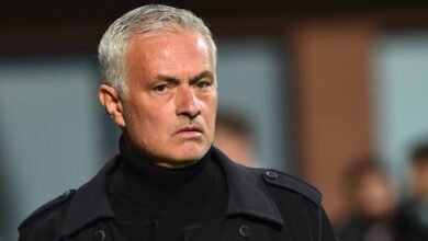 مورينيو-يثير-الجدل-حول-حكم-الـvar-قبل-أن-يعتذر:-بنفيكا-حُرم-من-ركلة-جزاء-واضحة