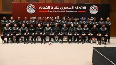 لجنة-الحكام-تسلم-الشارة-للحكام-الدوليين