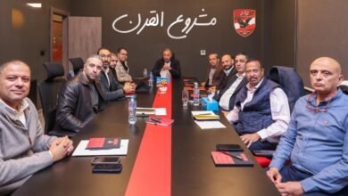 الخطيب-يبحث-تطورات-استاد-الأهلي-وخطة-التوسع-في-المحافظات