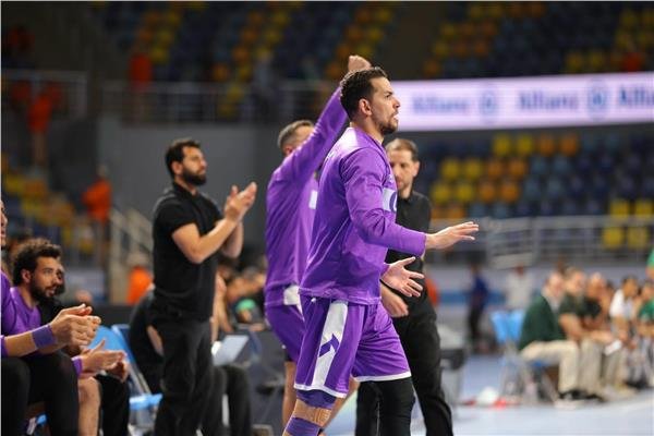 طاقم-تحكيم-أجنبي-لمباراة-الزمالك-والمصرية-للاتصالات-في-نهائي-كأس-مصر-للسلة