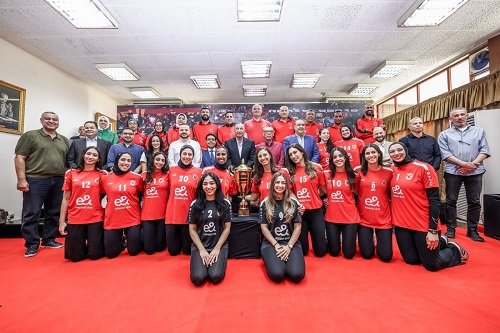 مجلس-إدارة-الأهلي-يحتفي-بـ«سيدات-الطائرة»-بطلات-إفريقيا