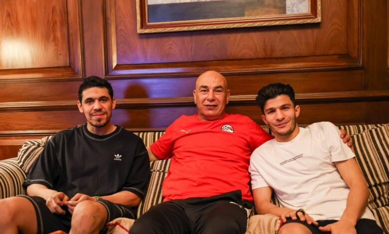 حسام-حسن-يستقبل-محمد-حمدي-وإسلام-عيسى-في-معسكر-المنتخب