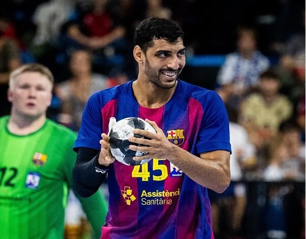 سيف-الدرع-يتوج-مع-برشلونة-بلقب-دوري-أبطال-أوروبا-لكرة-اليد