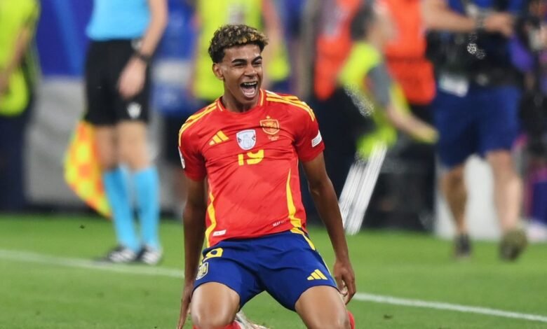 لامين-يامال-يقود-إسبانيا-إلى-المجد-ويتوج-بكأس-العالم-في-سن-19-عامًا