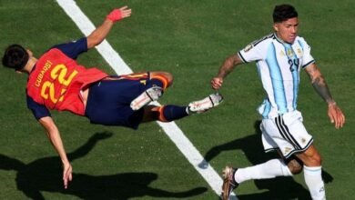 طرد-إنزو-فرنانديز-يشعل-نهائي-كأس-العالم-ويمنح-إسبانيا-أفضلية-عددية