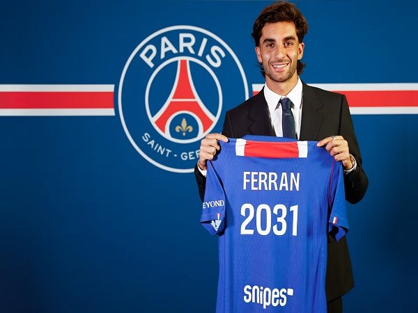 فيران-توريس:-أحلم-بالتتويج-بدوري-أبطال-أوروبا-مع-باريس-سان-جيرمان