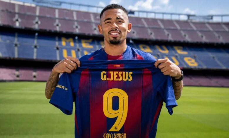 10-معلومات-عن-جيسوس.-نجم-برشلونة-الجديد-الذي-بدأ-من-ملاعب-ساو-باولو-الشعبية