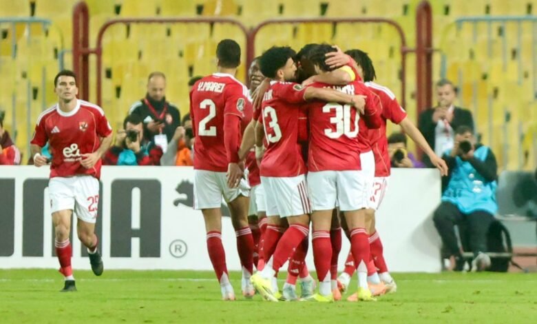 الأهلي-وسموحة-يتعادلان-سلبيًا-في-الشوط-الأول-بالدوري-المصري